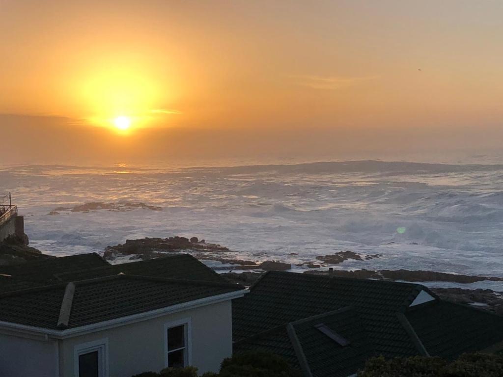 Whale Rock Estate Hermanus Sea View Apartment ภายนอก รูปภาพ